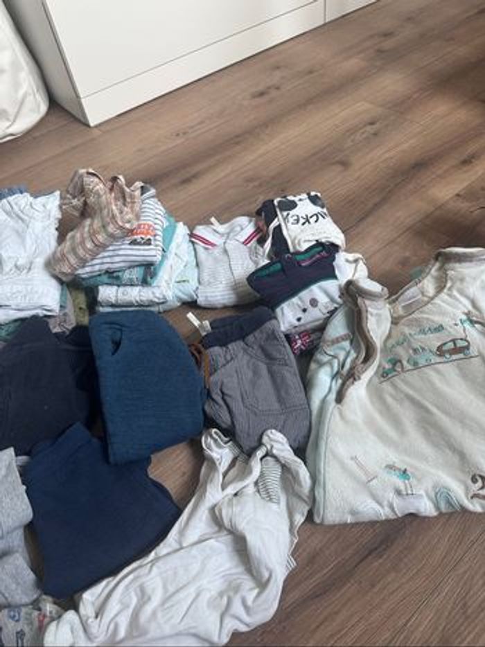 Lot de vêtements bébés garçons - photo numéro 3