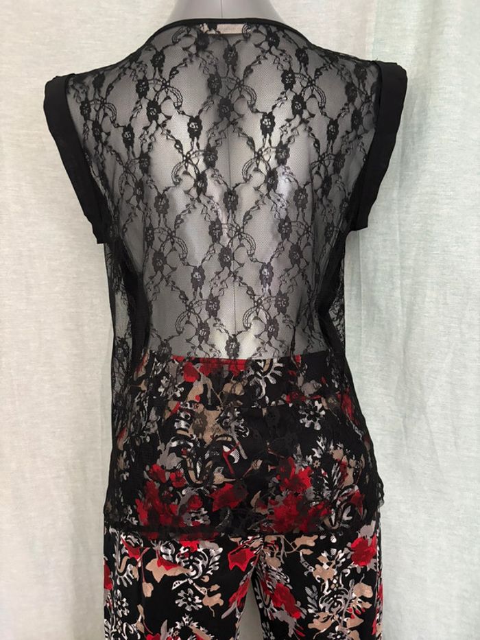 Belle blouse noire sans manches dos nu en dentelle M