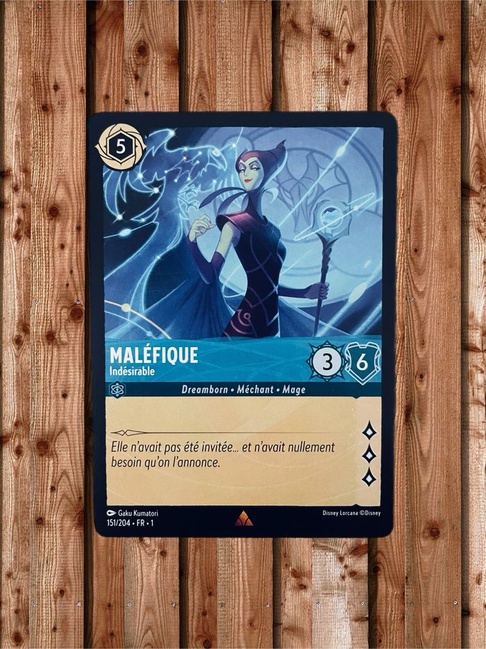Carte Disney Lorcana Maléfique Indésirable 151/204 FR.1