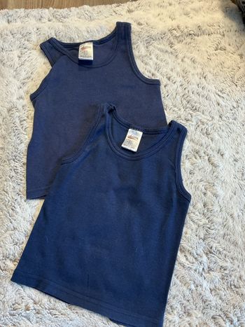 2 débardeurs bébé 12/18 mois