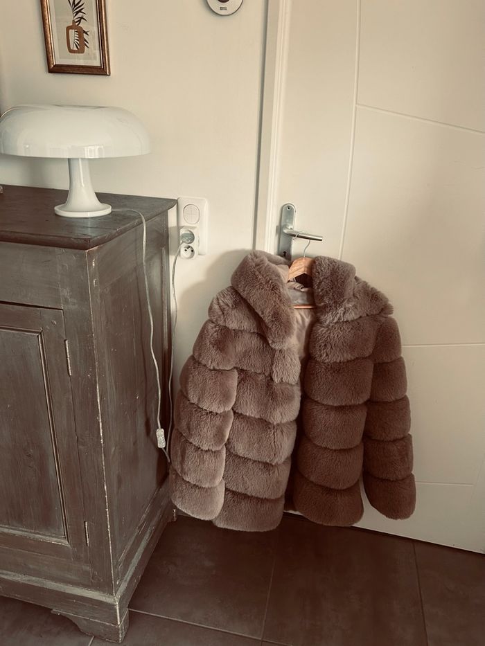 Manteau en fausse fourrure très très doux - photo numéro 6