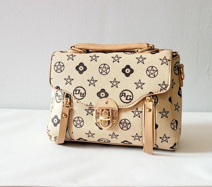 Sac à main beige imprimé doré – Élégant et tendance avec bandoulière - photo numéro 2