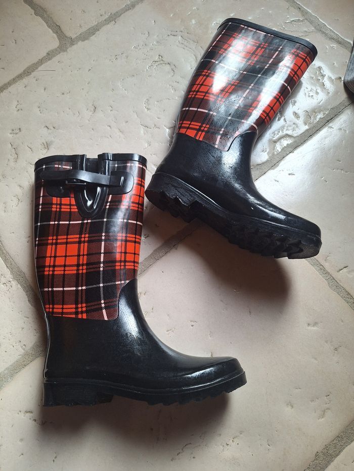 Bottes de pluie motif tartan rouge et noir