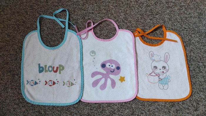 Lot 3 petits bavoirs bébé