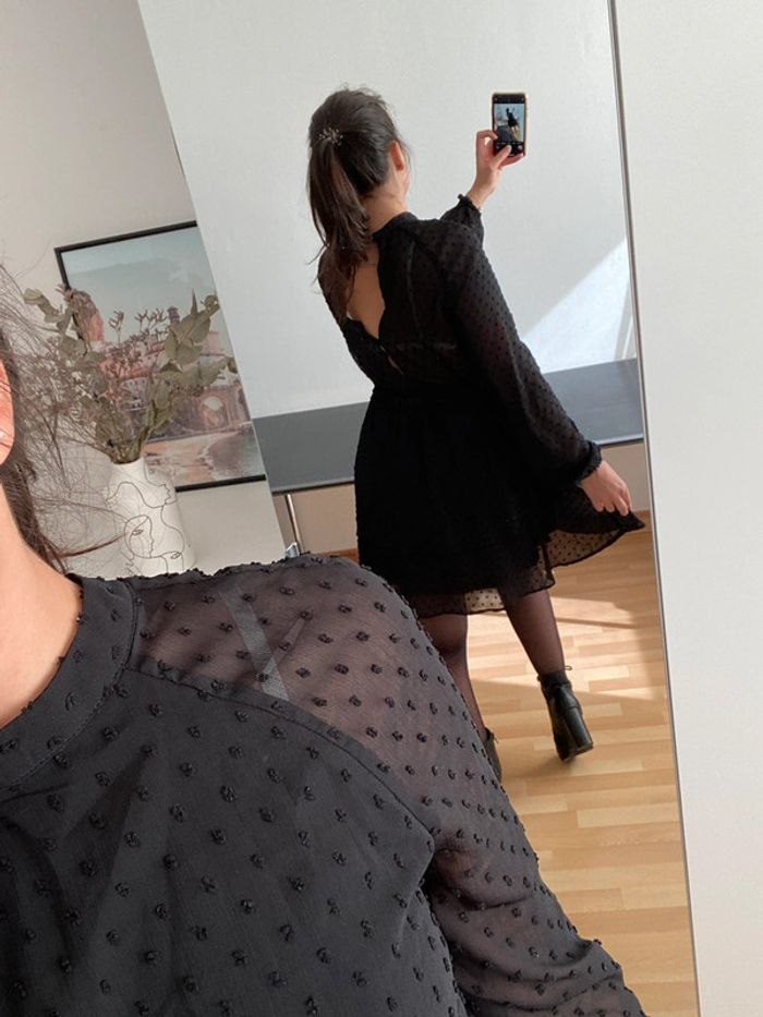 Petite robe noir à volants / Taille 36 - photo numéro 4