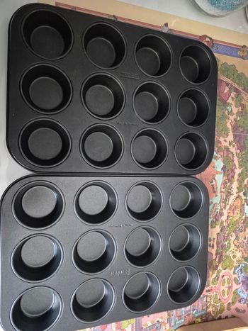 Lot de 2 moules a 12 muffins 