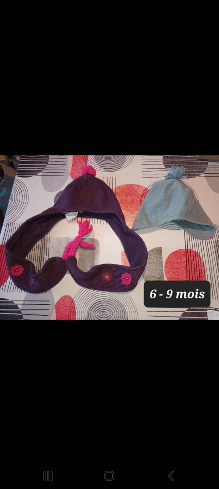 Lot 2 bonnets taille 6 9 mois 👧