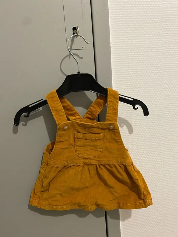 Robe tape a l’œil