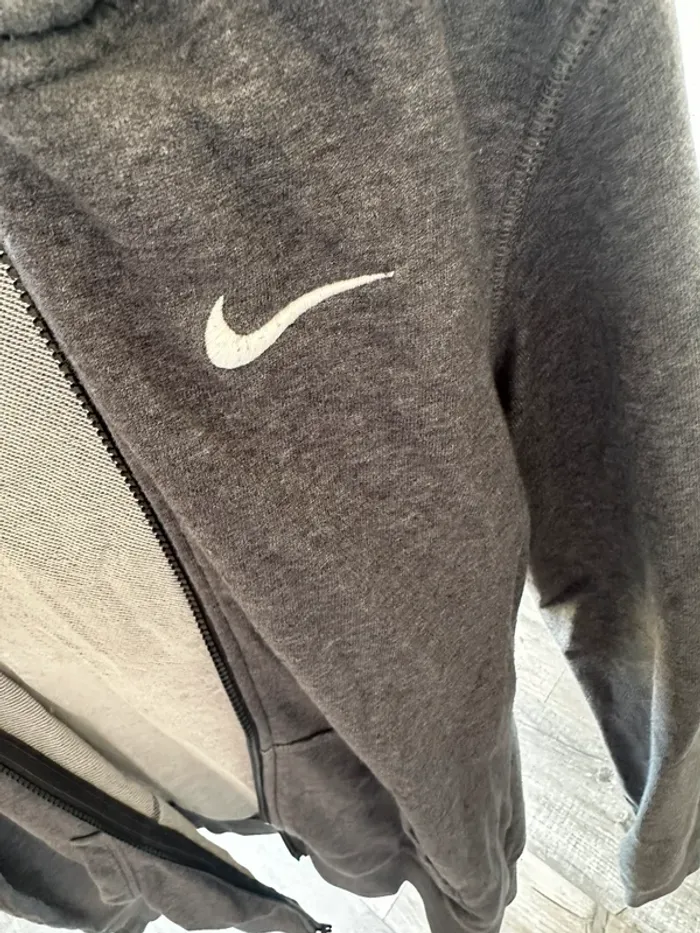 Veste Nike à capuche - photo numéro 4