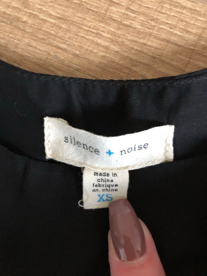 Robe noire et écrue sans manches Silence Noise taille XS jamais portée - photo numéro 9