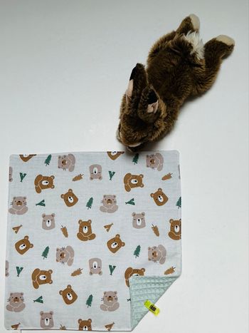 Serviette de cantine 30X30 bébé  motif têtes d’animaux 