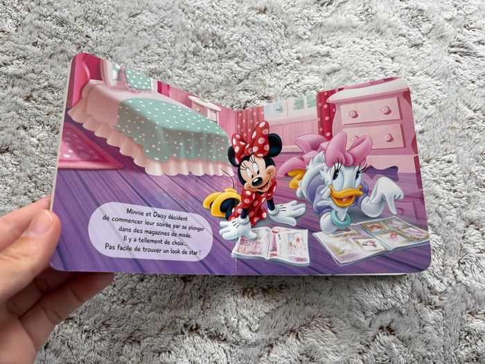 Livre la soirée pyjama de Minnie - photo numéro 5