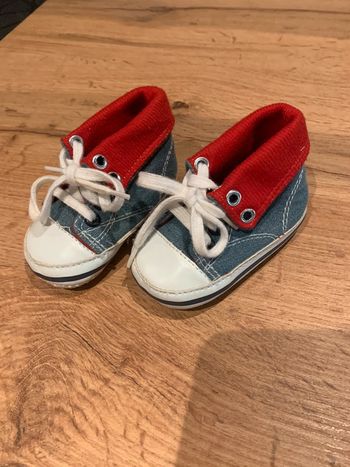 chaussures bébé effet jeans et revers rouge Taille 16