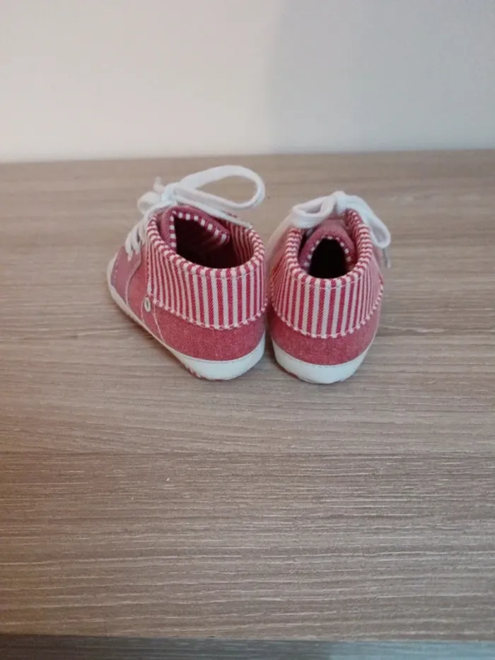 Chaussures bébé 6/9mois Kiabi neuf - photo numéro 4
