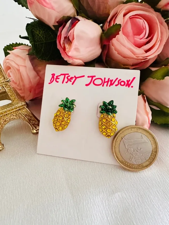 Boucles d’oreilles ananas Betsey Johnson – strass jaunes, émaillées vert – modèle 3D, outlet - photo numéro 9