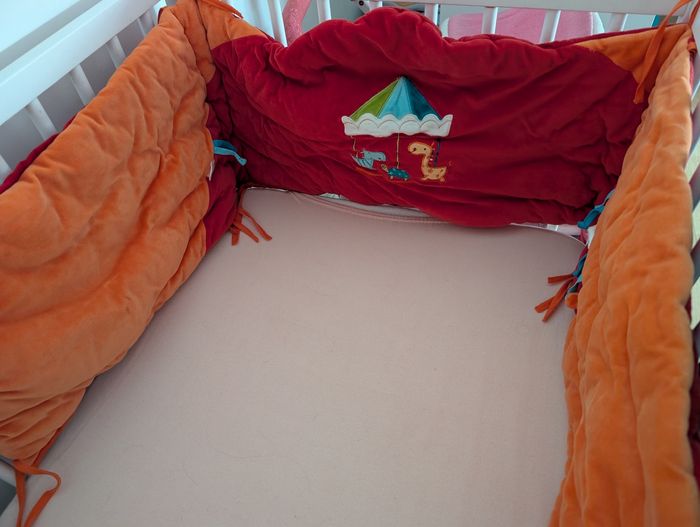 Tour de lit dino - photo numéro 3