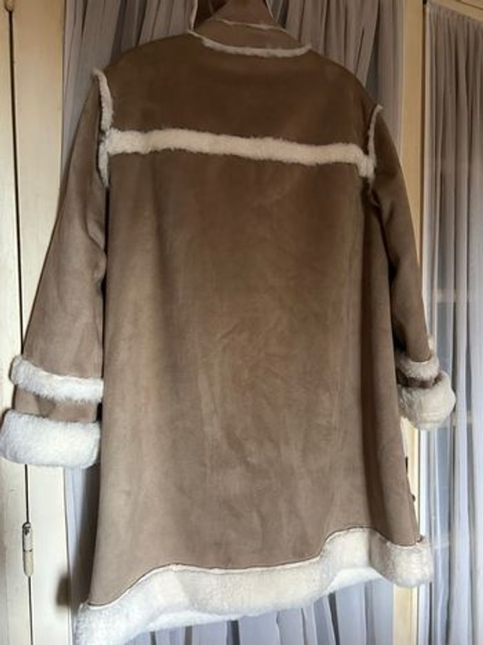 Veste 3/4 légère et très chaude jamais porté - photo numéro 3