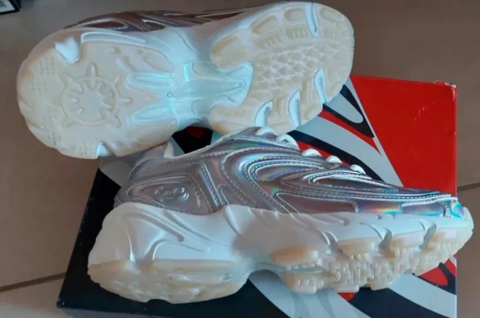 Belles baskets neuves 37 Fila argent - photo numéro 5