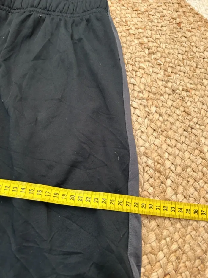 Short Garçon Champion Noir & Gris | Taille 14 ans | Très Bon État | Sport Casual | R46 - photo numéro 6