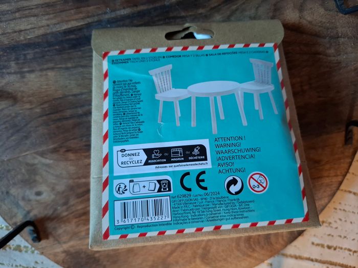 salle à manger pour lutins farceurs - photo numéro 2