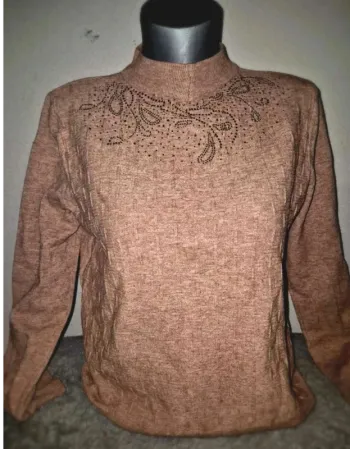 Magnifique pull  habillé  beige, taille S.