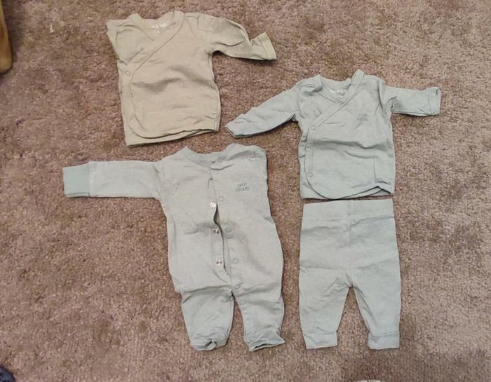 Lot vêtements naissance - photo numéro 3