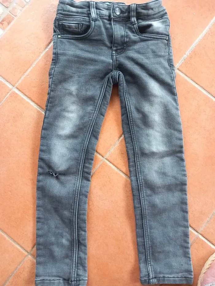 Jeans troué TAKKO