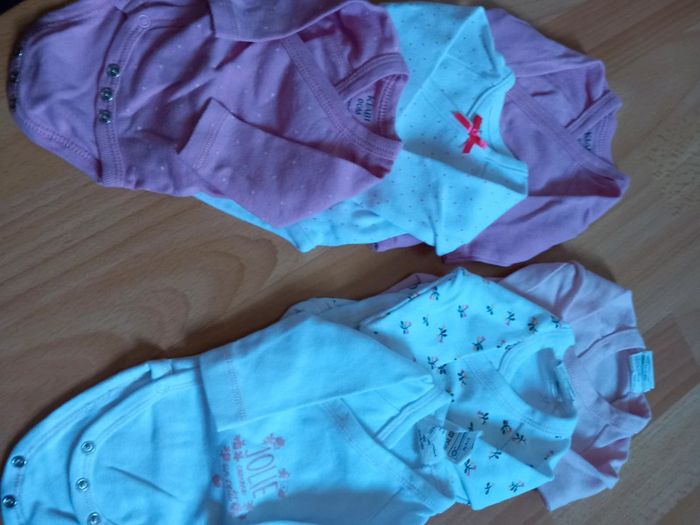 Lot 2 pyjamas et 6 bodies - photo numéro 14