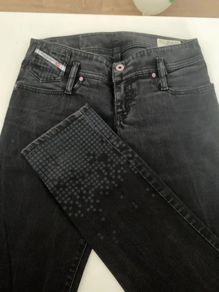 Jean noir Diesel 28/34 - photo numéro 5