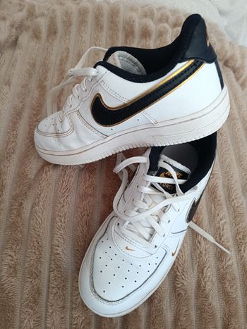 Nike Force 1 blanche noir doré T34 ⭐