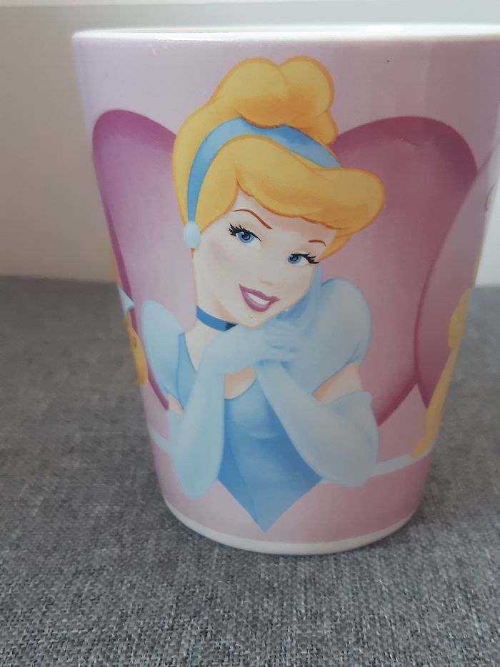 Tasse / mug Disney Princesses : Aurore, Belle et Cendrillon - photo numéro 4