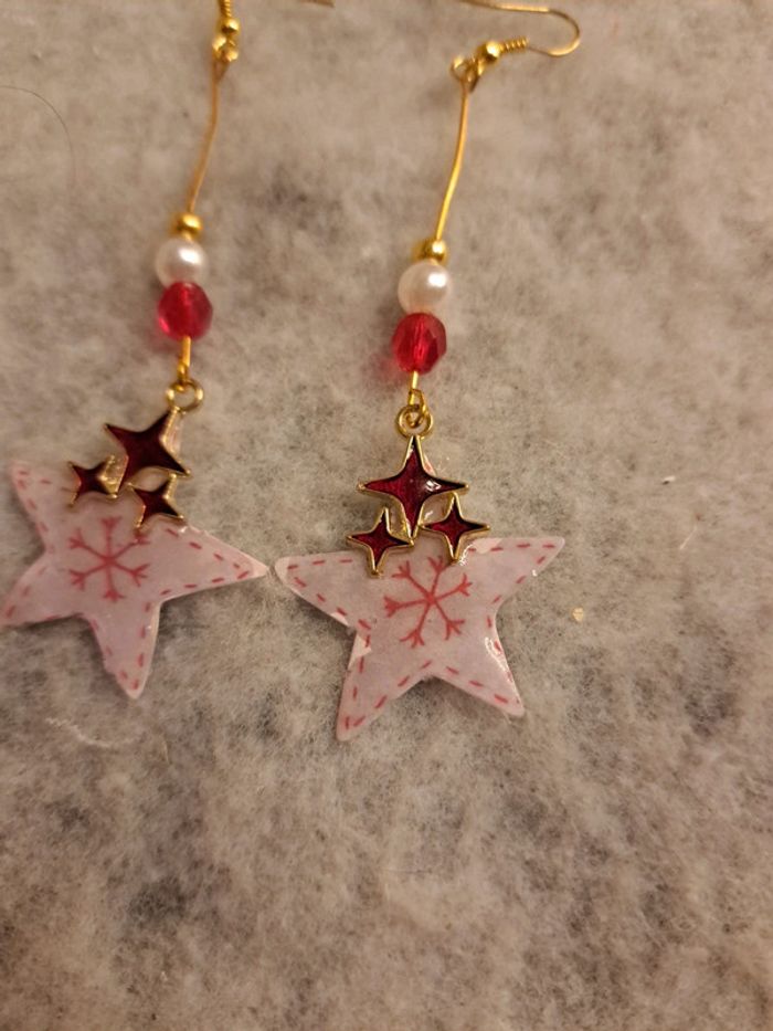 Boucles d'oreilles pendante en résine étoile - photo numéro 5