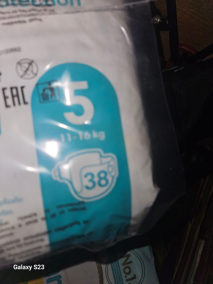 Lot couches Pampers taille 5