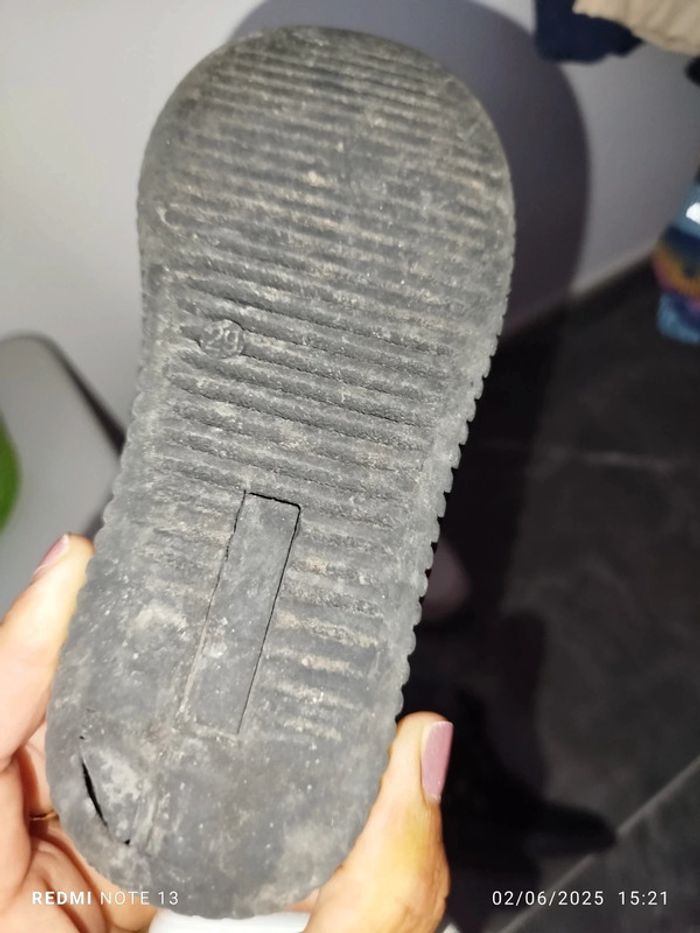 Bottines fourrées filles noire motif coeur argenté - photo numéro 3