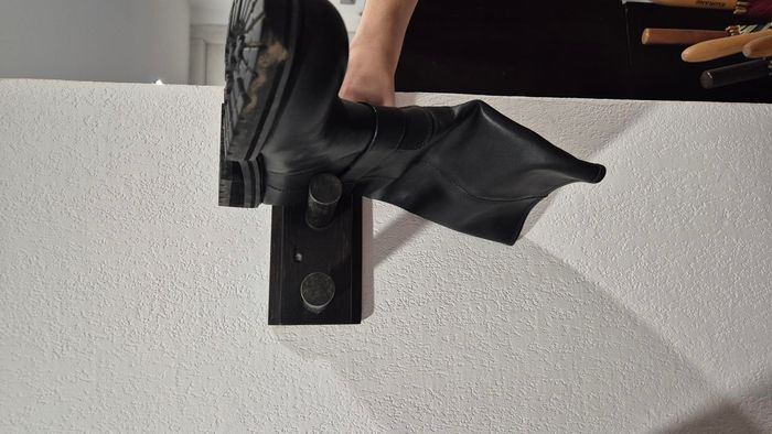 Patère porte-bottes mural / Range-bottes mural en bois - photo numéro 2