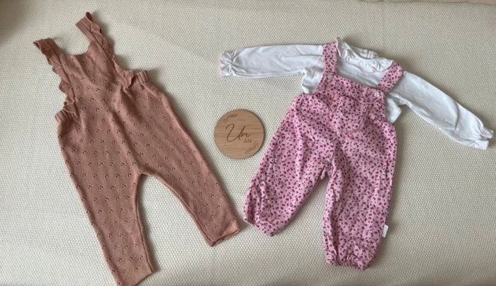 Lot de 2 combinaisons bébé fille 12 mois neuves!