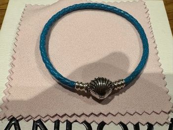 Bracelet  Pandora cuir bleu — 18 cm — fermoir argenté