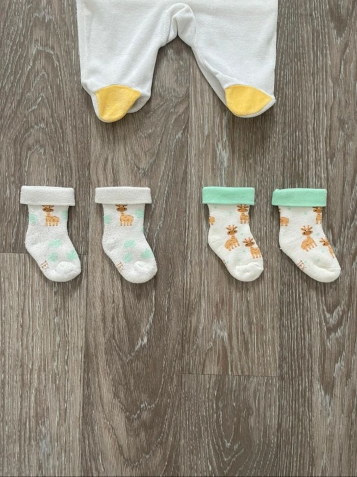 Pyjama et chaussettes bébé - photo numéro 3
