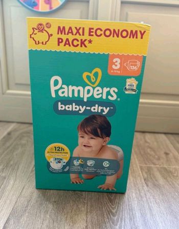 Couche Pampers taille 3