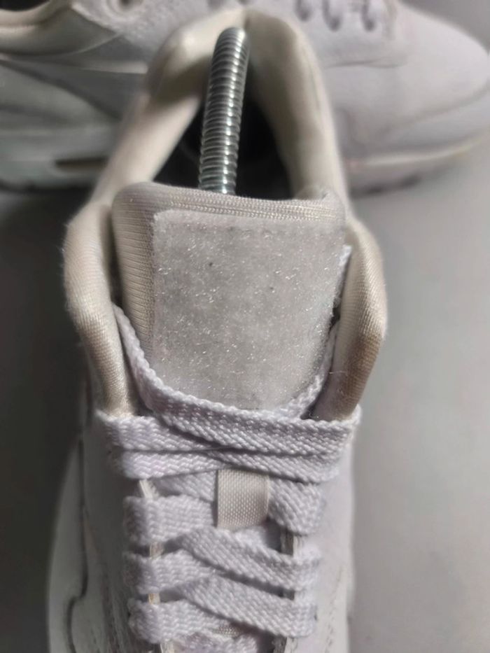 Baskets Nike air max one blanche neuves pointure 37 - photo numéro 6