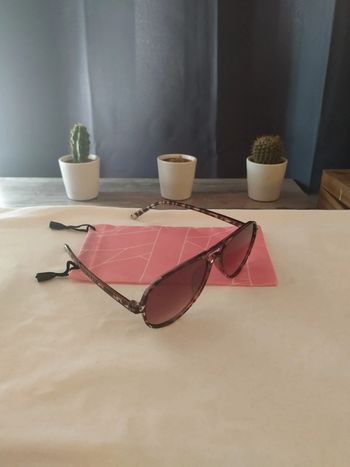 Lunettes de soleil léopard neuves