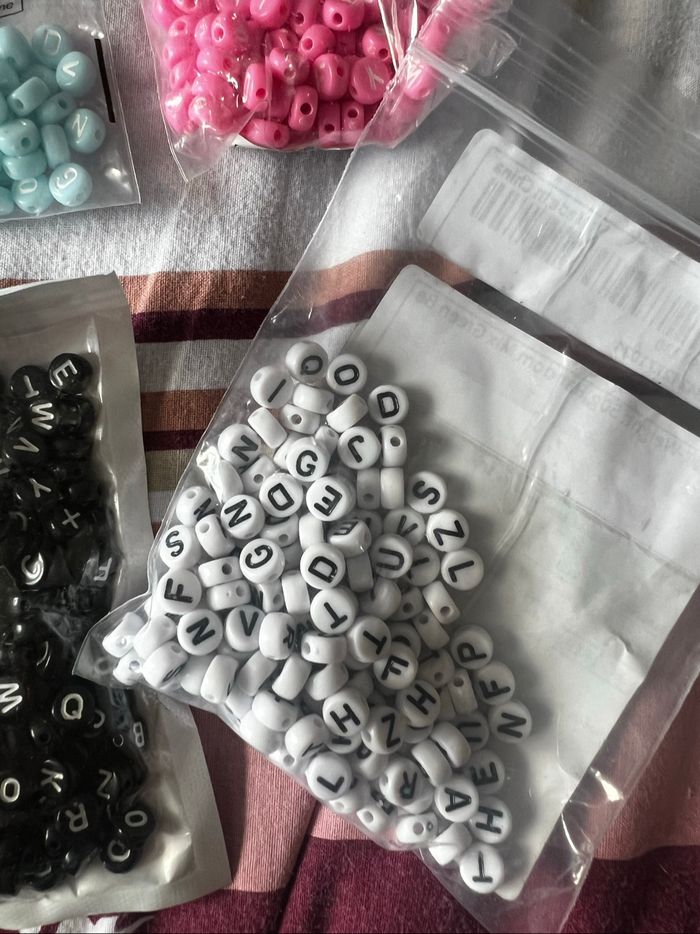 lot de perles initiales - photo numéro 3