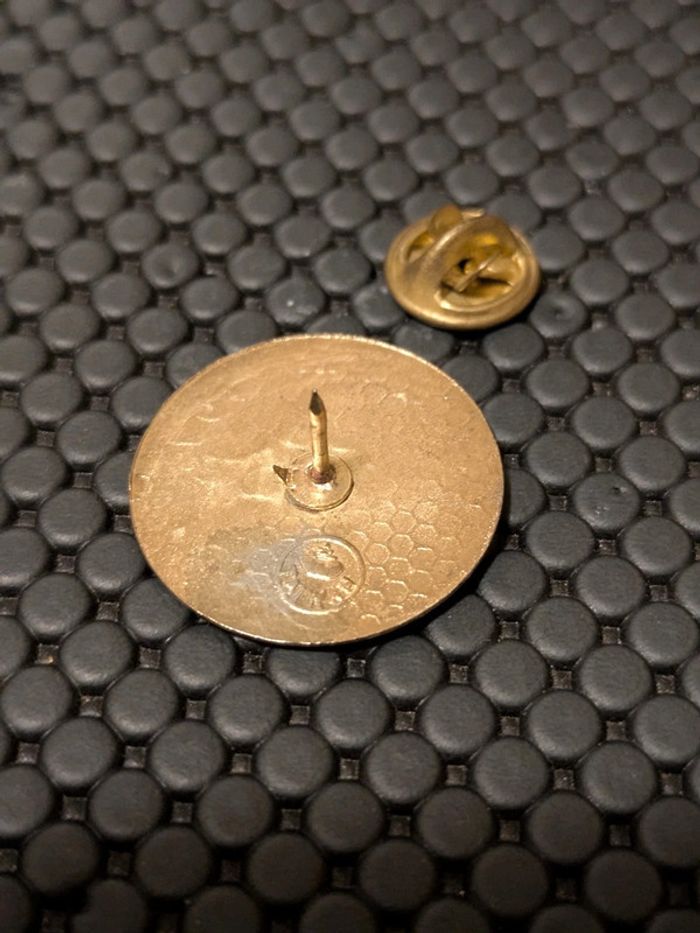 Pin's Cadillac Country Boy - photo numéro 2