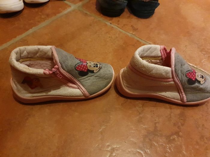 chaussons minnie taille 26 - photo numéro 3