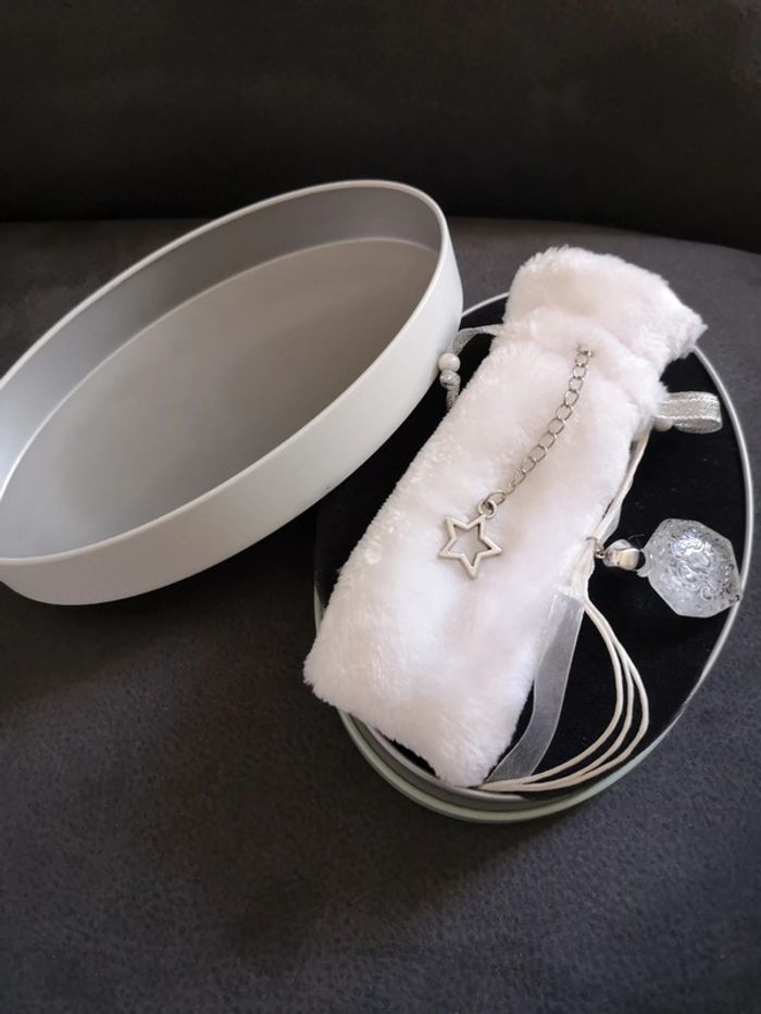 Collier fantaisie et son pochon