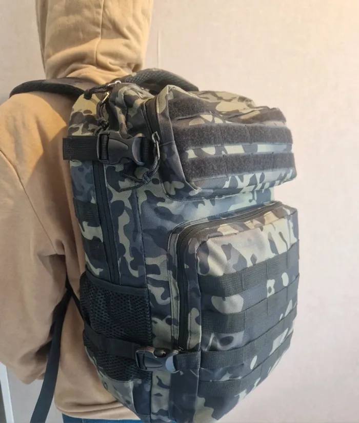 Sac à dos multipoches 25-30l camouflage foncé - photo numéro 2