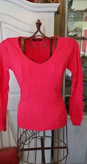 Pull rose/rouge taille M