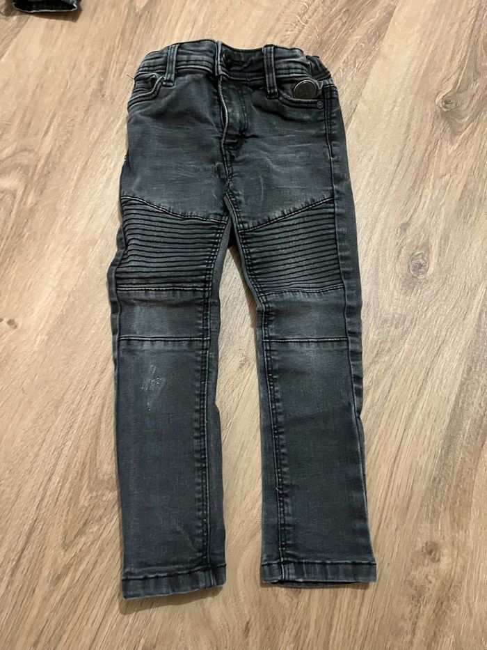 Jeans garçon enfant 3 ans Tape à l’œil couleur noir très bon état