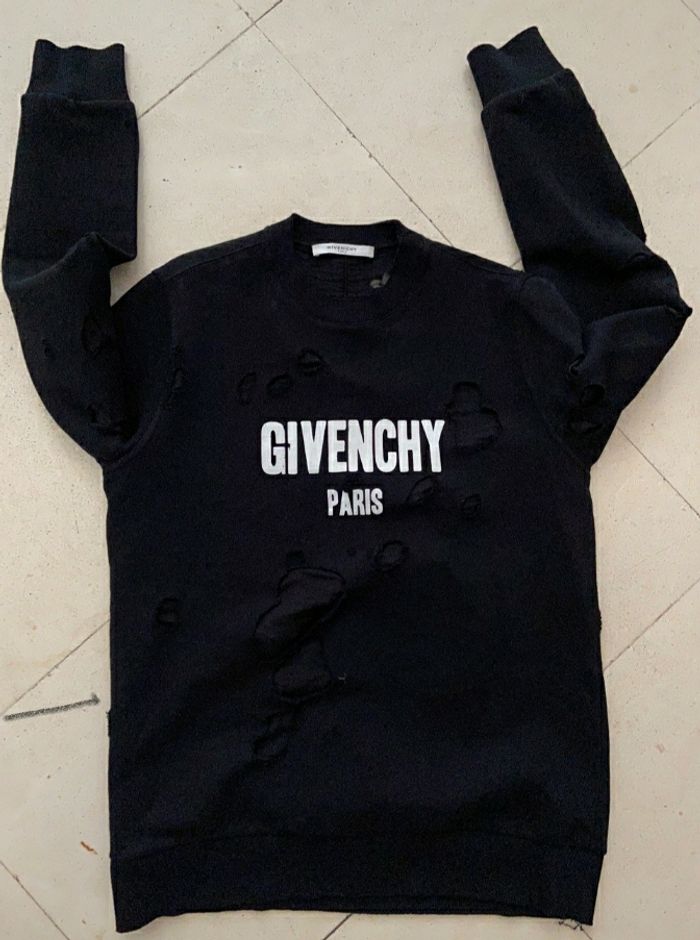 Givenchy destroy