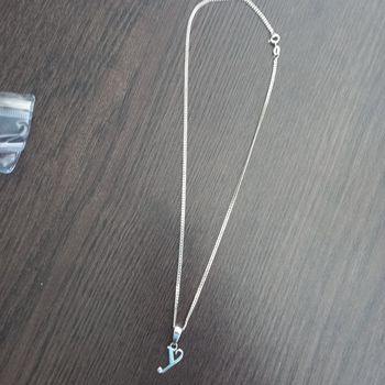 Chaîne + pendentif "lettre y"